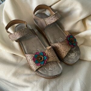 Spring Step L’Artiste Cuteness Sandals